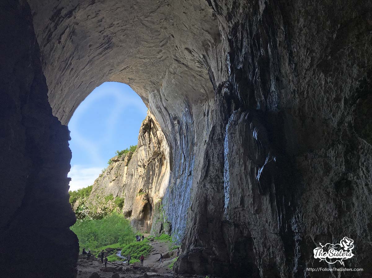 Prohodna cave - the small entrance