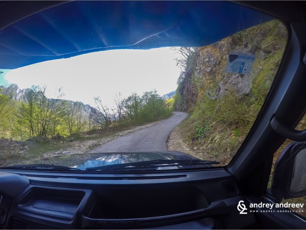 The road towards the Montenegro border